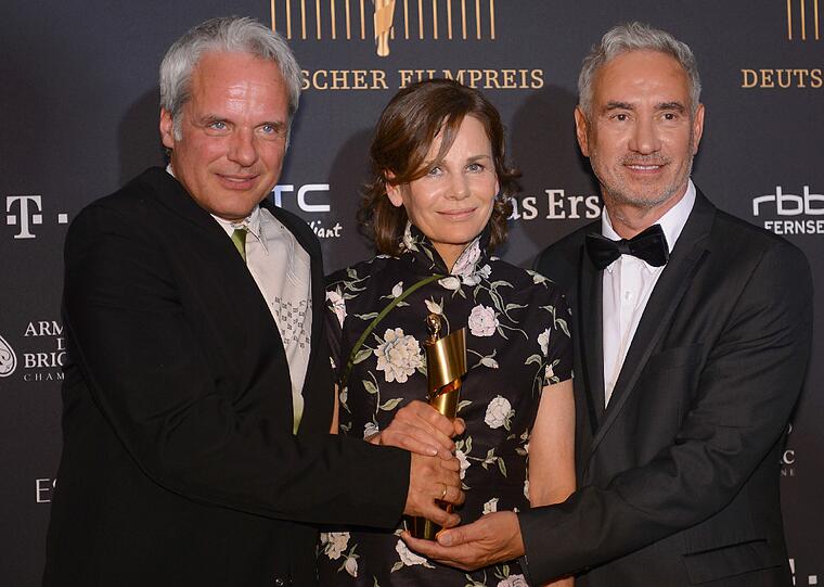Roland Emmerich (r.)