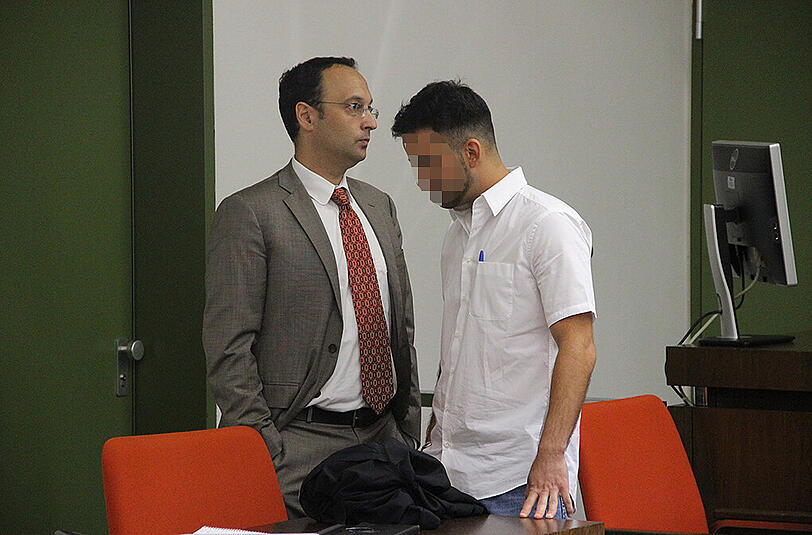 Erkan G. mit Anwalt Adam Ahmed.
