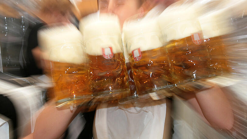Möglicherweise ist im Vorfeld des Streits reichlich Alkohol geflossen. (Symbolbild)