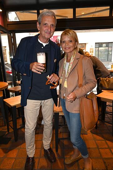 Schauen gern vorbei: Uschi Glas mit Mann Dieter Hermann.