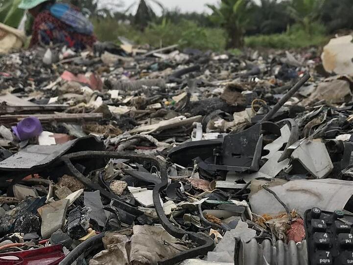 Plastikabfall aus den großen Industrienationen - auch aus Deutschland - landet oft in anderen Ländern. Derzeit vor allem in Südostasien.