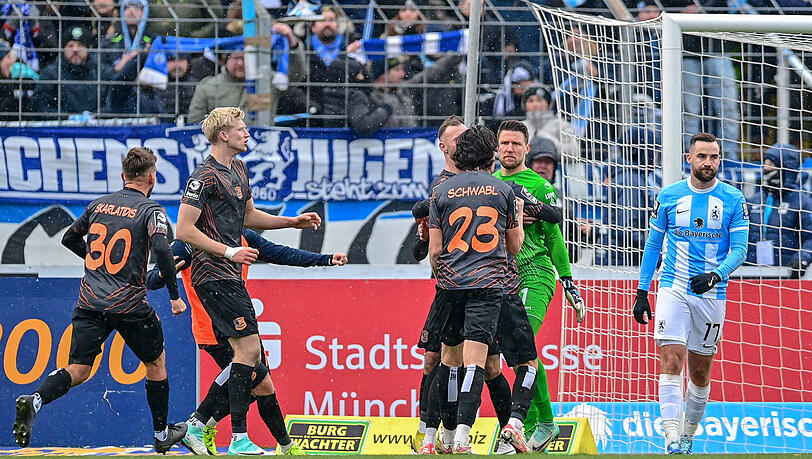 Der Ball will beim TSV 1860 im Moment nicht ins Tor. Auch nicht vom Elfmeterpunkt, wie im Fall von Morris Schröter gegen Unterhaching.