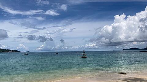 Das Schiff sank laut Medien wenige Kilometer vor der K&uuml;ste. (Symbolbild)