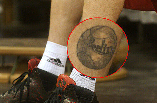 ... doch auch dieses Bild hat für ihn eine tiefe Bedeutung: "Das Motiv Basketball dürfte bei meinem Beruf ja relativ klar sein. Und Berlin ist meine Heimat, da komme ich her, da bin ich geboren &ndash; und da habe ich Basketball spielen gelernt."