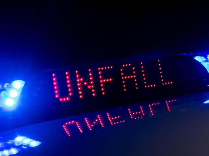 Blaulicht auf einem Fahrzeug der Polizei.