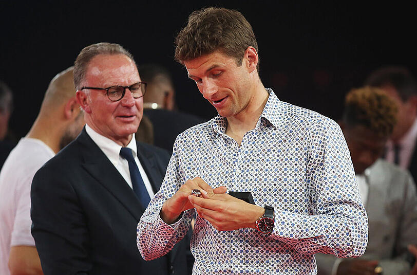 ... und auch Thomas Müller durfte sich damit schmücken.