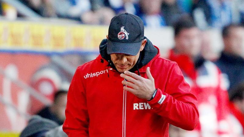 Der Vater von Kölns Trainer Markus Anfang erlitt während des Spiels in Duisburg einen Herzinfarkt. Der Vater von Kölns Trainer Markus Anfang erlitt während des Spiels in Duisburg einen Herzinfarkt.