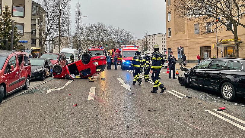 Die Plinganserstraße war für längere Zeit komplett gesperrt. Die Plinganserstraße war für längere Zeit komplett gesperrt.