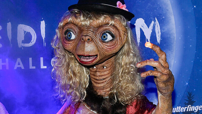 Heidi Klum feiert ihre 23. jährliche Halloween-Party im Hard Rock Hotel New York: Sie verwandelte sich in E.T. Heidi Klum feiert ihre 23. jährliche Halloween-Party im Hard Rock Hotel New York: Sie verwandelte sich in E.T.