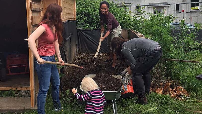 Paradies für Kinder und Erwachsene: das Projekt „Familienbaum“. Paradies für Kinder und Erwachsene: das Projekt „Familienbaum“.