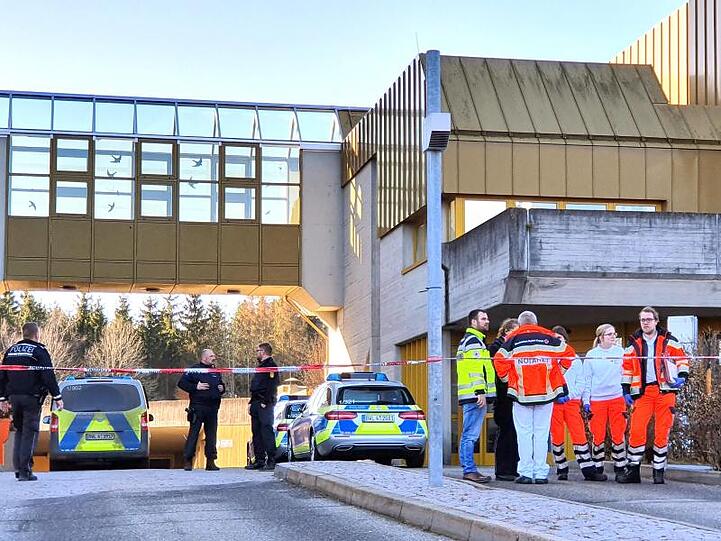 Die Messerattacke im Jobcenter von Rottweil war vom mutmaßlichen Täter im Internet angekündigt worden.