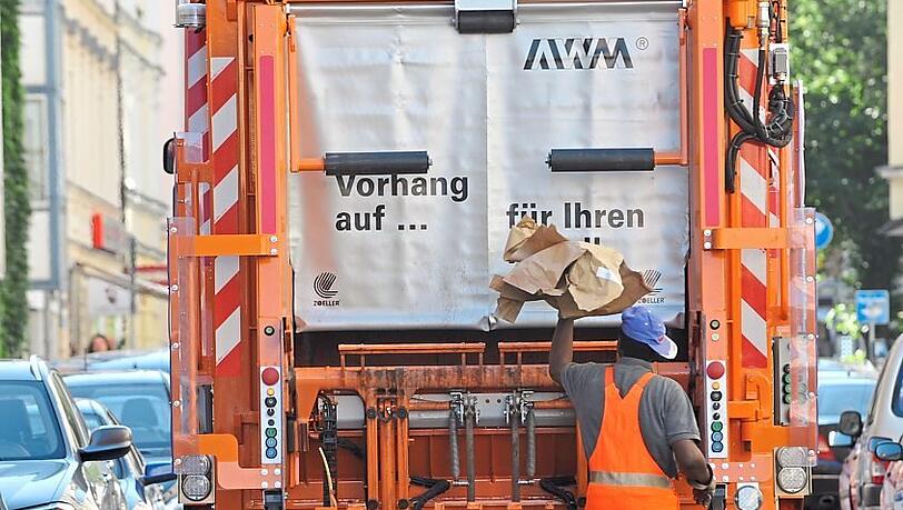 Mitarbeiter der Stadtreinigung im Einsatz.