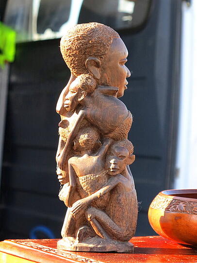 Afrikanische Mama Leone