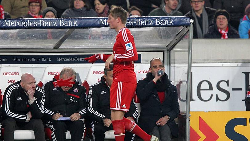 Not amused: Toni Kroos nach seiner Auswechslung beim Spiel des FC Bayern München beim VfB Stuttgart. Not amused: Toni Kroos nach seiner Auswechslung beim Spiel des FC Bayern München beim VfB Stuttgart.