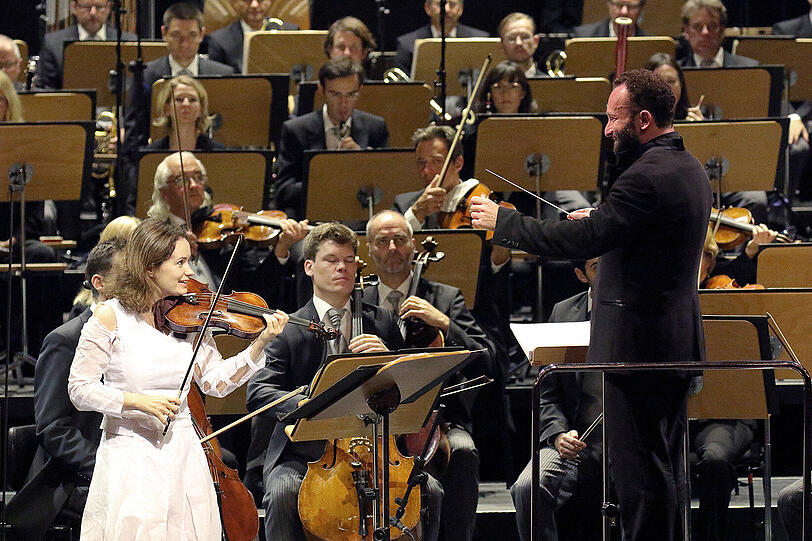 Patricia Kopatchinskaja, Kirill Petrenko und das Bayerische Staatsorchester im Nationaltheater.