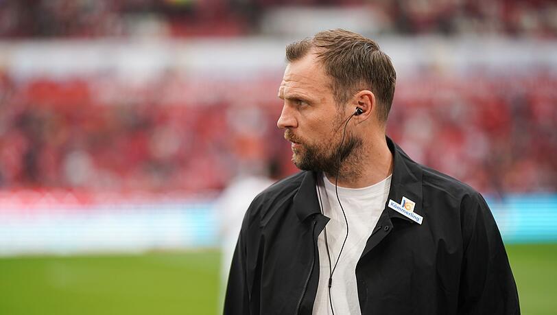 Der Mainzer Trainer Bo Svensson vor dem Spiel.