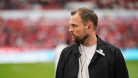 Der Mainzer Trainer Bo Svensson vor dem Spiel.