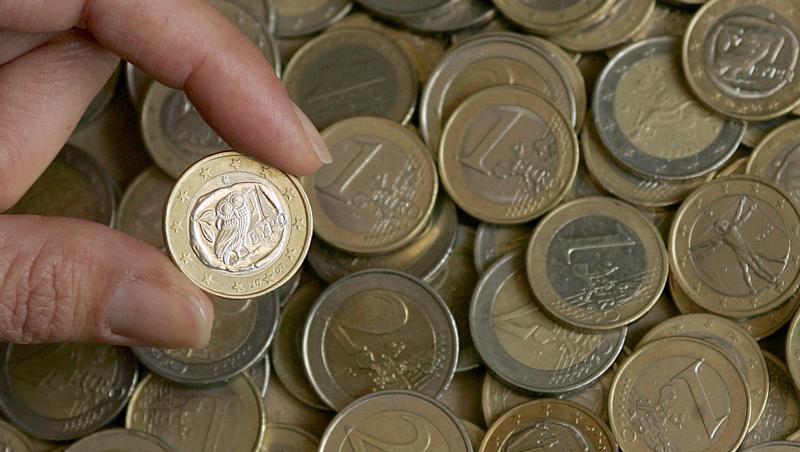 "Wir arbeiten wieder!", lautet das Motto in Deutschland. Heuer gibt's 72000 mehr Arbeitende als im letzten Jahr. "Wir arbeiten wieder!", lautet das Motto in Deutschland. Heuer gibt's 72000 mehr Arbeitende als im letzten Jahr.