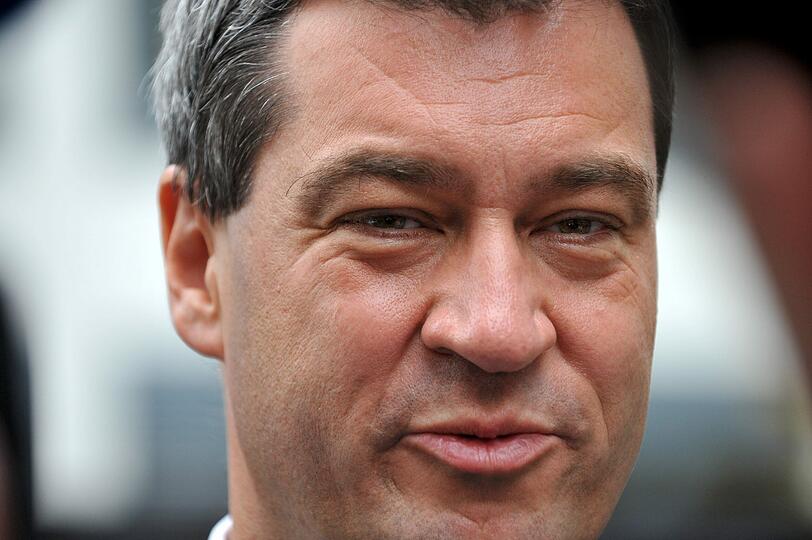 Bayerns Finanzminister Söder fordert ein NPD-Verbot. In Nürnberg gedachte er heute der Opfer von rechtsextremer Gewalt.