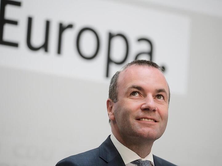 Manfred Weber (CSU), Spitzenkandidat, äußert sich auf einer Pressekonferenz der Union zum Ergebnis der Europawahl. Foto: Michael Kappeler