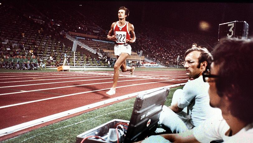 Sanitäter in ihrer weißen Uniform bei den Olympischen Spielen 1972. Hermann Benker war an der Regattastrecke eingesetzt.