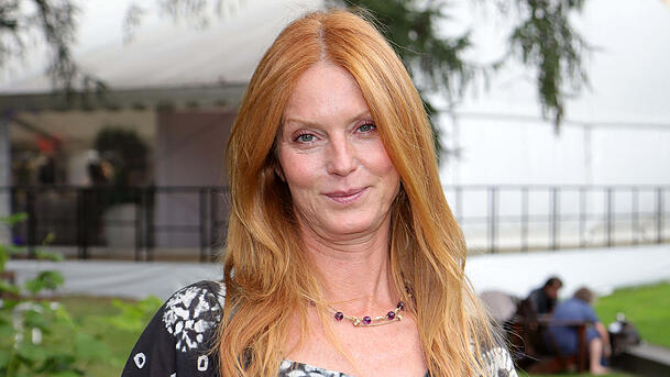 Schauspielerin Esther Schweins ist bei "Let's Dance" 2026 dabei. Schauspielerin Esther Schweins ist bei "Let's Dance" 2026 dabei.