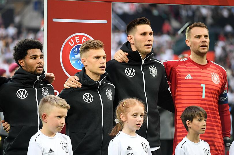Der FC Bayern stellt bei der Europameisterschaft wieder zahlreiche Spieler. Welche Stars des Rekordmeisters dürfen sich bei der EM präsentieren? Klicken Sie sich durch unsere Bilderstrecke!