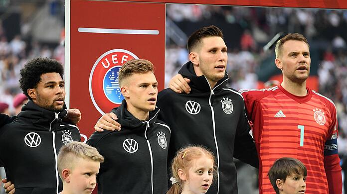 Der FC Bayern stellt bei der Europameisterschaft wieder zahlreiche Spieler. Welche Stars des Rekordmeisters dürfen sich bei der EM präsentieren? Klicken Sie sich durch unsere Bilderstrecke!