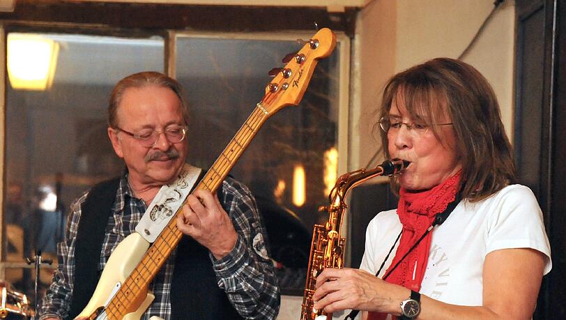 „Sax in the City“ in Münchens ältestem Konzertcafé – aber auch in anderen Lokalen der Stadt gibt’s Live-Musik. „Sax in the City“ in Münchens ältestem Konzertcafé – aber auch in anderen Lokalen der Stadt gibt’s Live-Musik.