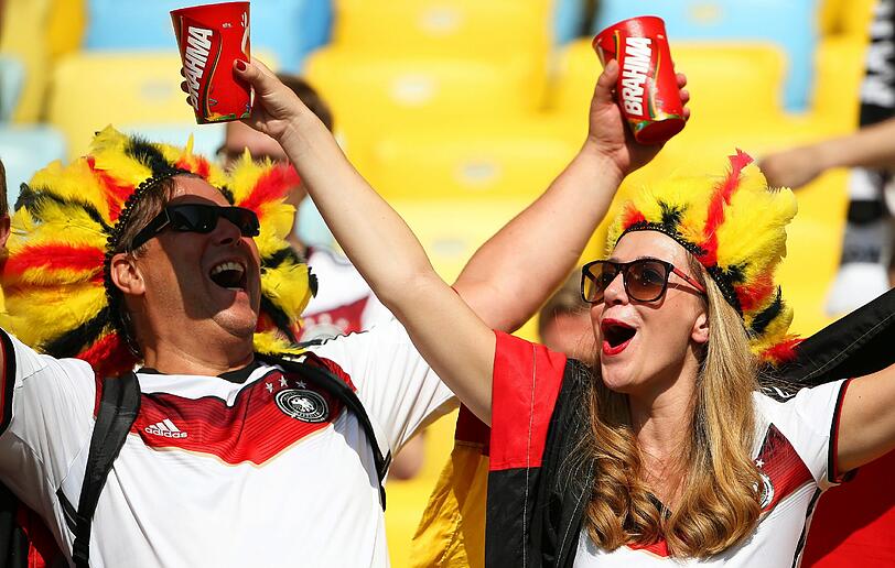 Aber nicht nur in Deutschland wird gefeiert - auch im Stadion, dem legendären Maracana, feiern die Fans!
