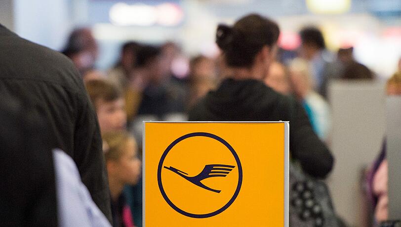 Die Lufthansa muss wegen des erneuten Piloten-Streiks 1350 Flüge streichen. Die Lufthansa muss wegen des erneuten Piloten-Streiks 1350 Flüge streichen.