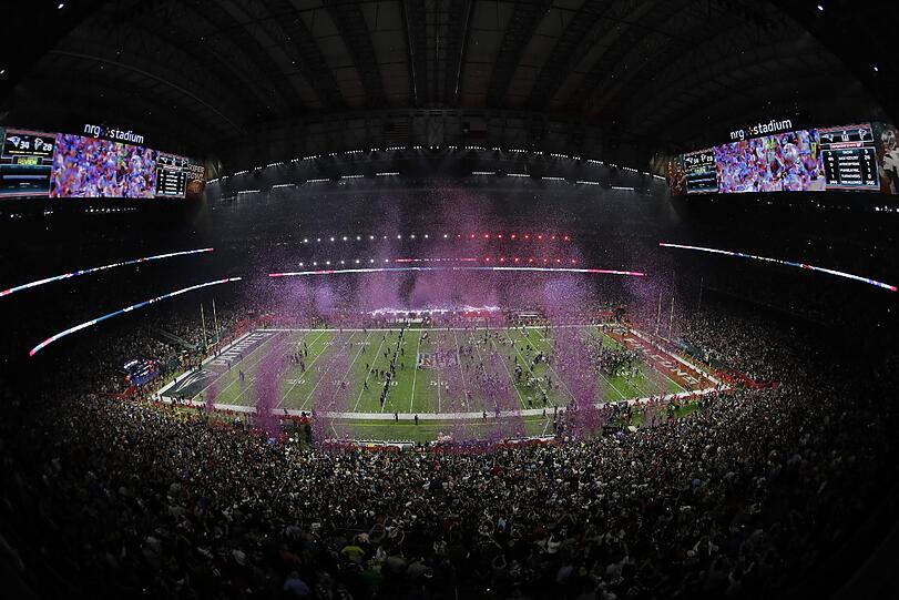 Die Bilder vom Super Bowl 51 und der Halbzeitshow mit Lady Gaga.