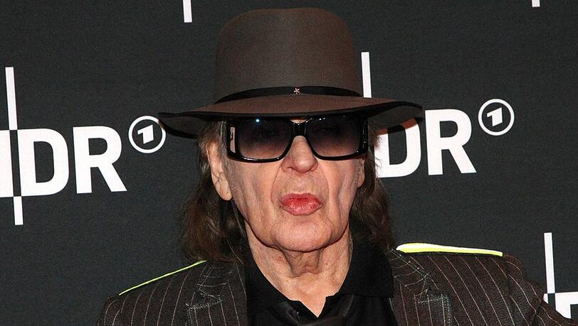 Nach den Berichten &uuml;ber seinen Krankenhausaufenthalt gibt Udo Lindenberg Entwarnung.