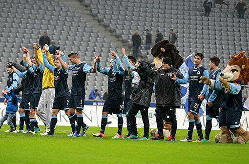 TSV 1860 München Fußball: Rein sportlich betrachtet stehen die Löwen um Benny Lauth da, wo sie am Ende der vergangenen Saison standen: auf Platz sechs. Sicher ist da mehr drin - wenn die Vereinsführung sich mal sortieren würde.