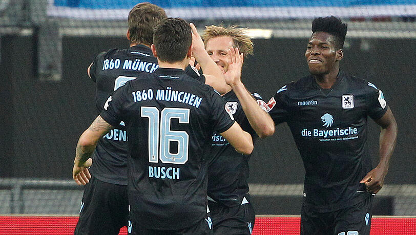 Der TSV 1860 bejubelt seinen Führungstreffer durch Stefan Aigner (m.). Der TSV 1860 bejubelt seinen Führungstreffer durch Stefan Aigner (m.).