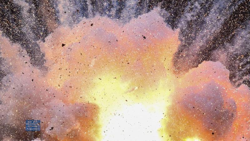 Noch Fragen zur Gefährlichkeit von Pyrotechnik? Auf einem Sprengplatz wird ein Karton voller illegaler Böller aus dem Ausland kontrolliert gesprengt. Noch Fragen zur Gefährlichkeit von Pyrotechnik? Auf einem Sprengplatz wird ein Karton voller illegaler Böller aus dem Ausland kontrolliert gesprengt.