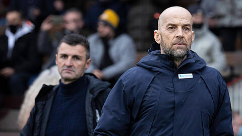 Michael Köllner (hinten) lässt kein gutes Haar an Ex-1860-Sportchef Günther Gorenzel.