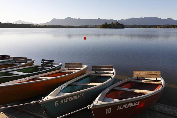 Direkt am Staffelsee in Uffing gelegen hat der Biergarten des Seerestaurants Alpenblick ganzj&auml;hrig ge&ouml;ffnet. Nur am 24. Dezember ist Ruhetag.