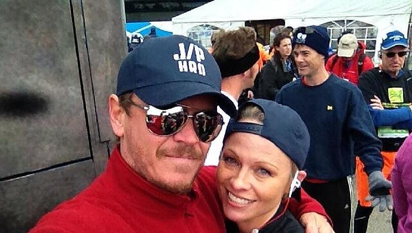 Pamela Anderson mit ihrem Bruder Gerry beim New York Marathon Pamela Anderson mit ihrem Bruder Gerry beim New York Marathon