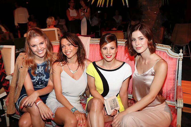 Victoria Swarovski mit Jana Pallaske, Aylin Tezel und Lena Meyer-Landrut (v.l.)
