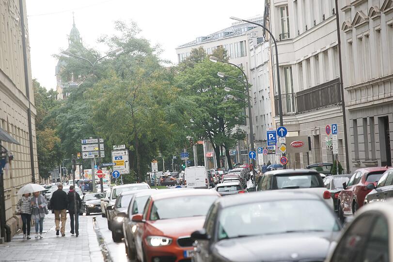 Die Sperrung der Sonnenstraße sorgt für ein gewaltiges Verkehrschaos.
