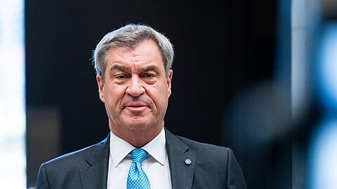 SPD und Grüne sollten nach Ansicht von CSU-Chef Söder nicht mit der Linken eine Regierung in Berlin eingehen. SPD und Grüne sollten nach Ansicht von CSU-Chef Söder nicht mit der Linken eine Regierung in Berlin eingehen.