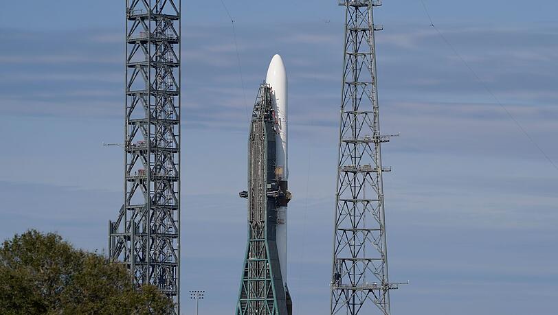 Jeff Bezos tritt mit den Raketen von Blue Origin gegen Elon Musks SpaceX an. (Archivbild)