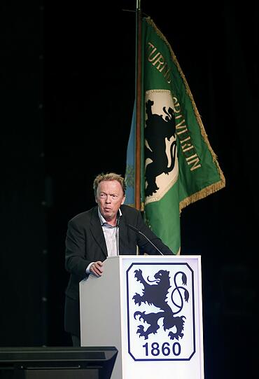 Die Bilder von der außerordentlichen Mitgliederversammlung des TSV 1860 im Zenith.