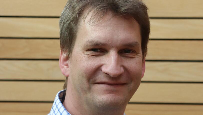 Dr. Sebastian Höllerl.