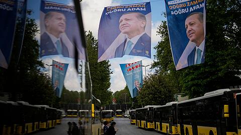 Wahlbanner des türkischen Präsidenten Erdogan in Istanbul.