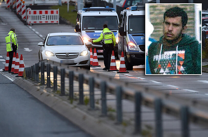 Kontrolle am Flughafen Berlin Schönefeld - die Polizei ist bundesweit sensibilisiert. Der Verdächtige ist noch auf der Flucht.