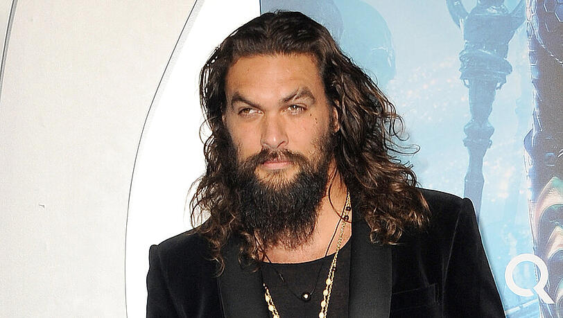 Blieb mit Freunden im Aufzug stecken: "Game of Thrones"-Star Jason Momoa Blieb mit Freunden im Aufzug stecken: "Game of Thrones"-Star Jason Momoa