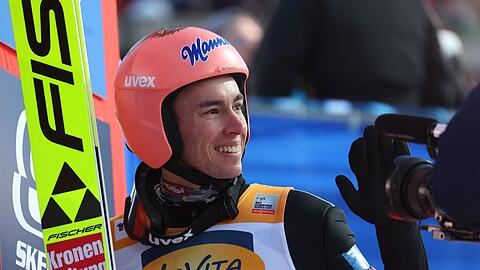Hat zum dritten Mal nach 2016/17 und 2019/20 den Gesamtweltcup geholt: Skispringer Stefan Kraft aus Österreich.