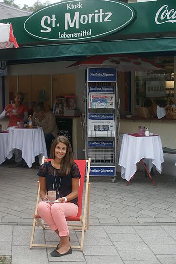 Die schöne Alexandra Lipps lädt auf einen Rundgang durch Schwabing ein. Die besten Bilder davon findet ihr hier. Wird sie die Wahl zur schönsten Münchnerin gewinnen?